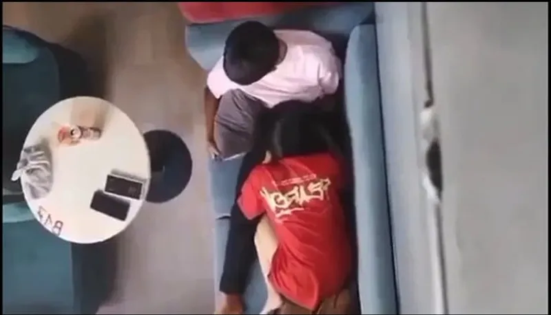 Quay lén nhân tình bú liếm cho gấu nơi công cộng