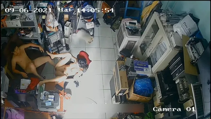 Người vợ ông chồng phang nhau trong của chuối máy tính
