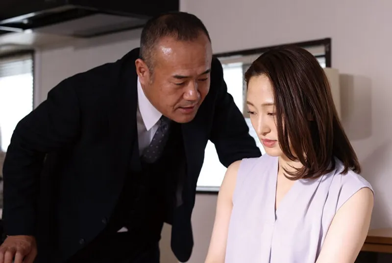 Gã chồng dính bẫy của tiền bối mất vợ yêu lúc nào không hề hay biết