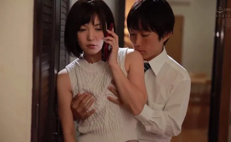 Gã chồng đi đánh golf, vợ ở nhà dẫn trai trẻ về làm tình cho sướng