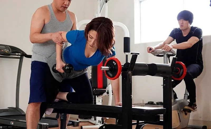 Gã chồng phát hiện vợ cắm sừng với huấn luyện viên thể hình