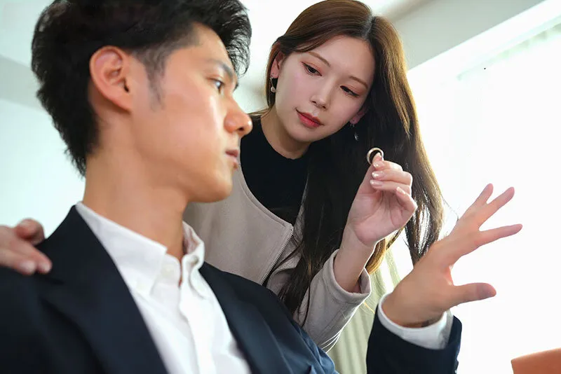 Người vợ đi đi chơi, anh xã ở nhà bị nhỏ em người vợ gạ trả bài không trượt phát nào